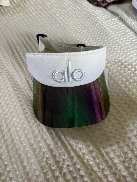 ALO Yoga Accessories - ALO Yoga White Visor with Iridescent Green and Purple Shield